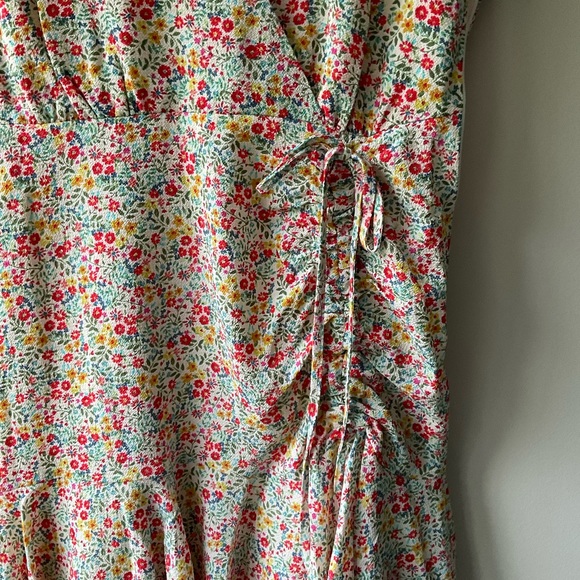 BB Dakota Floral Dress - Picture 3 of 7